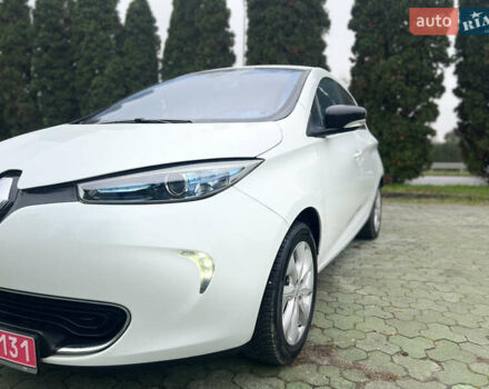 Белый Рено Зое, объемом двигателя 0 л и пробегом 103 тыс. км за 6799 $, фото 15 на Automoto.ua