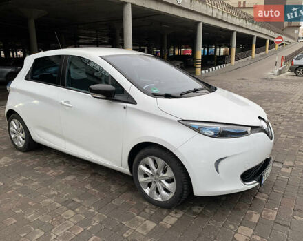 Белый Рено Зое, объемом двигателя 0 л и пробегом 64 тыс. км за 7600 $, фото 2 на Automoto.ua