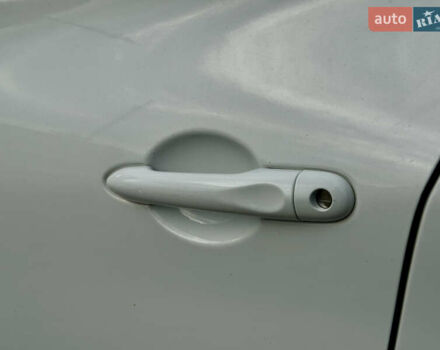 Білий Рено Зое, об'ємом двигуна 0 л та пробігом 110 тис. км за 6200 $, фото 14 на Automoto.ua