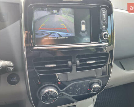 Білий Рено Зое, об'ємом двигуна 0 л та пробігом 53 тис. км за 7878 $, фото 17 на Automoto.ua