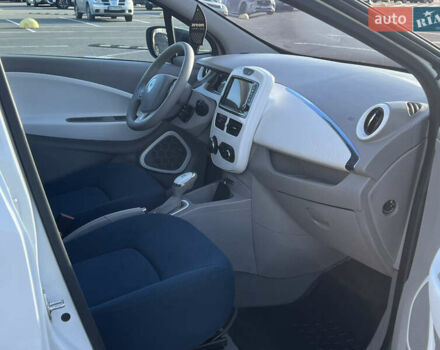 Білий Рено Зое, об'ємом двигуна 0 л та пробігом 115 тис. км за 6550 $, фото 37 на Automoto.ua