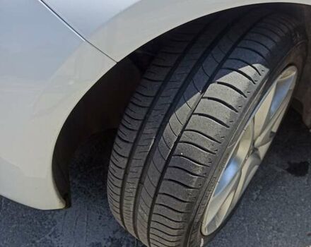 Белый Рено Зое, объемом двигателя 0 л и пробегом 61 тыс. км за 8880 $, фото 8 на Automoto.ua