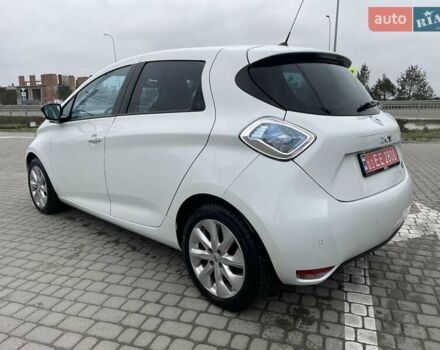 Белый Рено Зое, объемом двигателя 0 л и пробегом 98 тыс. км за 7000 $, фото 5 на Automoto.ua