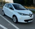 Белый Рено Зое, объемом двигателя 0 л и пробегом 145 тыс. км за 7350 $, фото 4 на Automoto.ua