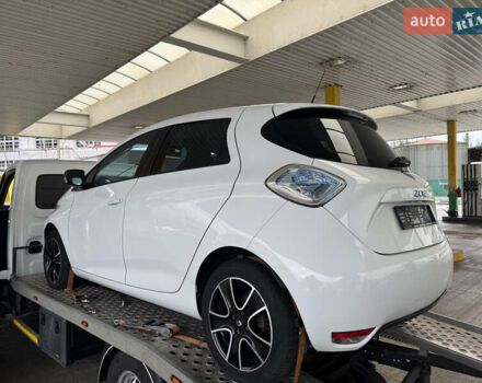 Белый Рено Зое, объемом двигателя 0 л и пробегом 80 тыс. км за 4399 $, фото 4 на Automoto.ua