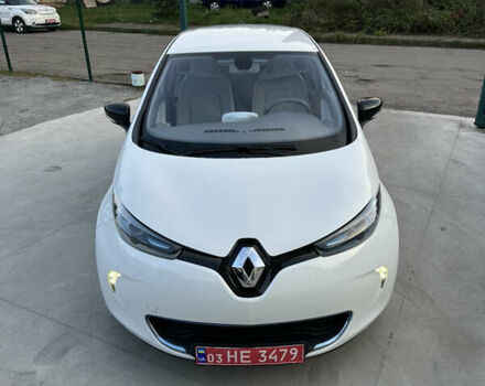 Белый Рено Зое, объемом двигателя 0 л и пробегом 75 тыс. км за 6700 $, фото 4 на Automoto.ua
