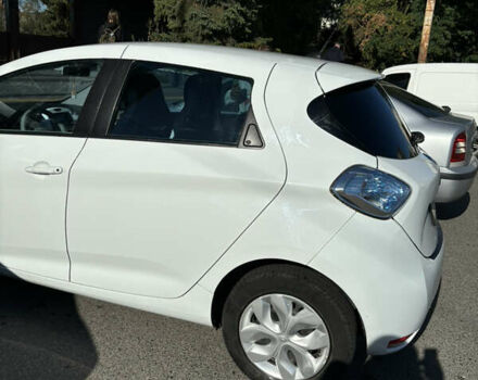 Белый Рено Зое, объемом двигателя 0 л и пробегом 130 тыс. км за 6700 $, фото 2 на Automoto.ua