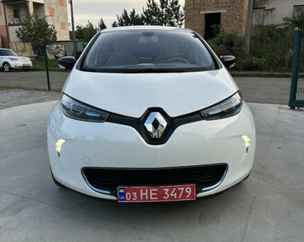 Белый Рено Зое, объемом двигателя 0 л и пробегом 75 тыс. км за 6700 $, фото 3 на Automoto.ua
