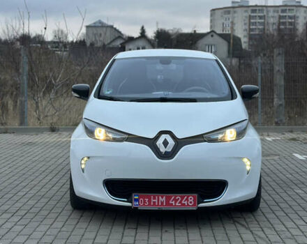 Белый Рено Зое, объемом двигателя 0 л и пробегом 50 тыс. км за 6300 $, фото 2 на Automoto.ua