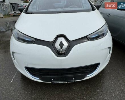 Белый Рено Зое, объемом двигателя 0 л и пробегом 80 тыс. км за 4399 $, фото 6 на Automoto.ua