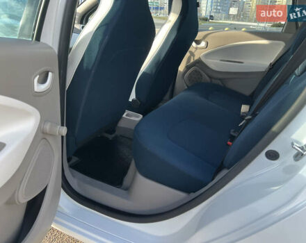 Білий Рено Зое, об'ємом двигуна 0 л та пробігом 115 тис. км за 6550 $, фото 47 на Automoto.ua