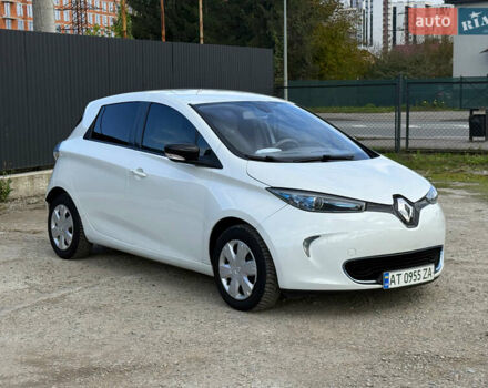 Белый Рено Зое, объемом двигателя 0 л и пробегом 54 тыс. км за 7500 $, фото 6 на Automoto.ua