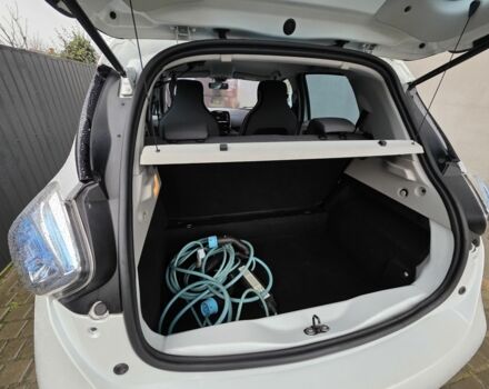 Білий Рено Зое, об'ємом двигуна 0 л та пробігом 140 тис. км за 5850 $, фото 7 на Automoto.ua