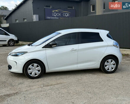 Белый Рено Зое, объемом двигателя 0 л и пробегом 54 тыс. км за 7500 $, фото 2 на Automoto.ua