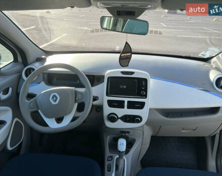 Білий Рено Зое, об'ємом двигуна 0 л та пробігом 115 тис. км за 6550 $, фото 39 на Automoto.ua