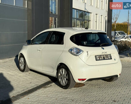 Белый Рено Зое, объемом двигателя 0 л и пробегом 138 тыс. км за 6500 $, фото 5 на Automoto.ua