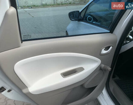 Рено Зое 2014 в Стрые на Automoto.ua Белый Рено Зое, объемом двигателя 0 л и пробегом 235 тыс. км за 7500 $, фото 17 на Automoto.ua