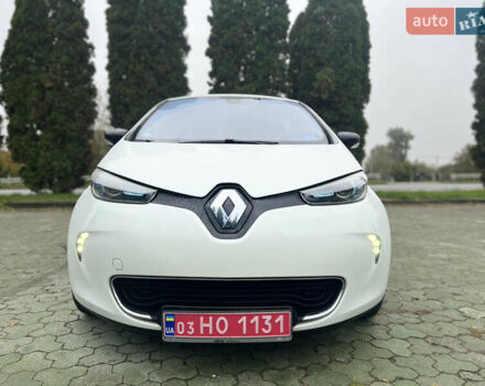 Белый Рено Зое, объемом двигателя 0 л и пробегом 103 тыс. км за 6799 $, фото 27 на Automoto.ua