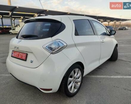 Белый Рено Зое, объемом двигателя 0 л и пробегом 79 тыс. км за 6300 $, фото 12 на Automoto.ua