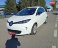 Белый Рено Зое, объемом двигателя 0 л и пробегом 100 тыс. км за 5600 $, фото 1 на Automoto.ua
