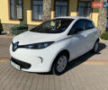 Белый Рено Зое, объемом двигателя 0 л и пробегом 162 тыс. км за 5300 $, фото 1 на Automoto.ua