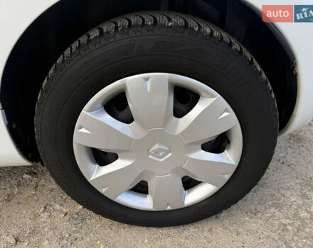 Белый Рено Зое, объемом двигателя 0 л и пробегом 54 тыс. км за 7500 $, фото 8 на Automoto.ua