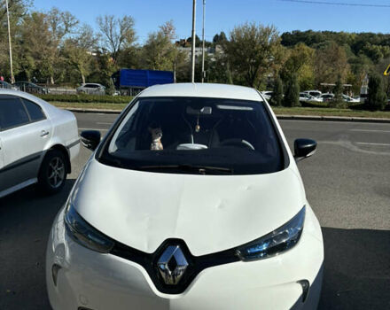Белый Рено Зое, объемом двигателя 0 л и пробегом 130 тыс. км за 6700 $, фото 1 на Automoto.ua