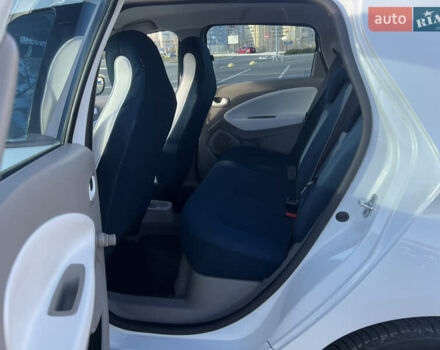 Білий Рено Зое, об'ємом двигуна 0 л та пробігом 115 тис. км за 6550 $, фото 42 на Automoto.ua