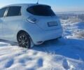 Белый Рено Зое, объемом двигателя 0 л и пробегом 86 тыс. км за 6800 $, фото 5 на Automoto.ua