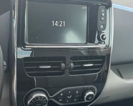 Белый Рено Зое, объемом двигателя 0 л и пробегом 167 тыс. км за 6599 $, фото 20 на Automoto.ua