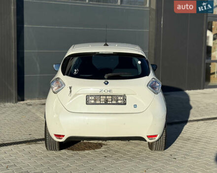 Белый Рено Зое, объемом двигателя 0 л и пробегом 138 тыс. км за 6500 $, фото 4 на Automoto.ua