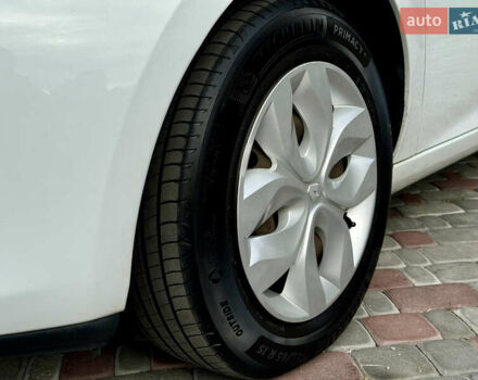 Білий Рено Зое, об'ємом двигуна 0 л та пробігом 110 тис. км за 6200 $, фото 12 на Automoto.ua