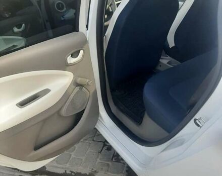 Белый Рено Зое, объемом двигателя 0 л и пробегом 177 тыс. км за 6350 $, фото 1 на Automoto.ua