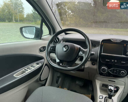Белый Рено Зое, объемом двигателя 0 л и пробегом 103 тыс. км за 6799 $, фото 31 на Automoto.ua