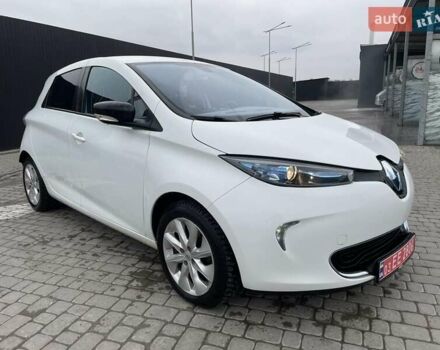 Белый Рено Зое, объемом двигателя 0 л и пробегом 98 тыс. км за 7000 $, фото 9 на Automoto.ua