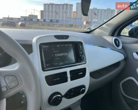 Білий Рено Зое, об'ємом двигуна 0 л та пробігом 115 тис. км за 6550 $, фото 50 на Automoto.ua