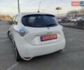 Белый Рено Зое, объемом двигателя 0 л и пробегом 79 тыс. км за 6300 $, фото 9 на Automoto.ua