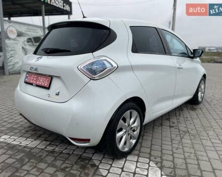 Белый Рено Зое, объемом двигателя 0 л и пробегом 98 тыс. км за 7000 $, фото 7 на Automoto.ua