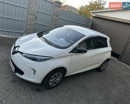 Рено Зое 2014 в Полтаве на Automoto.ua Белый Рено Зое, объемом двигателя 0 л и пробегом 41 тыс. км за 7300 $, фото 8 на Automoto.ua
