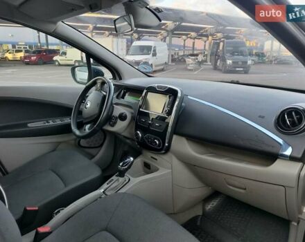 Белый Рено Зое, объемом двигателя 0 л и пробегом 79 тыс. км за 6300 $, фото 14 на Automoto.ua