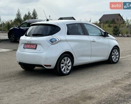 Белый Рено Зое, объемом двигателя 0 л и пробегом 137 тыс. км за 6350 $, фото 10 на Automoto.ua