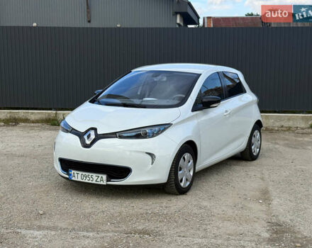 Белый Рено Зое, объемом двигателя 0 л и пробегом 54 тыс. км за 7500 $, фото 1 на Automoto.ua