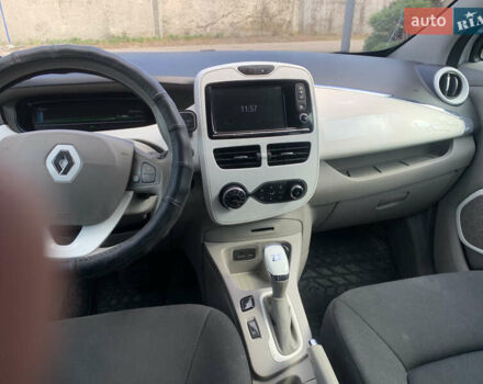 Рено Зое 2014 в Стрые на Automoto.ua Белый Рено Зое, объемом двигателя 0 л и пробегом 235 тыс. км за 7500 $, фото 21 на Automoto.ua