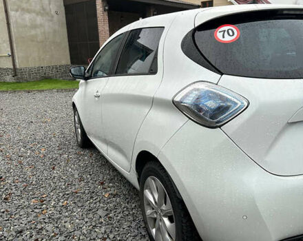 Белый Рено Зое, объемом двигателя 0 л и пробегом 90 тыс. км за 6600 $, фото 5 на Automoto.ua