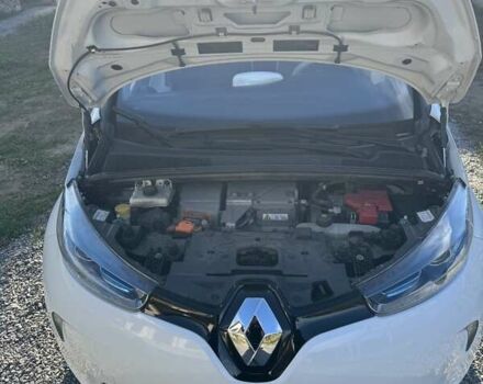 Белый Рено Зое, объемом двигателя 0 л и пробегом 166 тыс. км за 5800 $, фото 14 на Automoto.ua