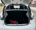 Белый Рено Зое, объемом двигателя 0 л и пробегом 137 тыс. км за 6350 $, фото 19 на Automoto.ua