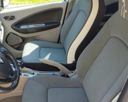 Белый Рено Зое, объемом двигателя 0 л и пробегом 89 тыс. км за 6500 $, фото 4 на Automoto.ua