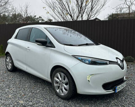 Белый Рено Зое, объемом двигателя 0 л и пробегом 90 тыс. км за 6600 $, фото 1 на Automoto.ua