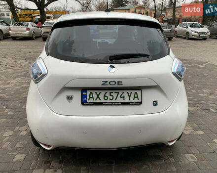 Белый Рено Зое, объемом двигателя 0 л и пробегом 64 тыс. км за 7600 $, фото 9 на Automoto.ua