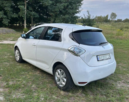 Белый Рено Зое, объемом двигателя 0 л и пробегом 123 тыс. км за 5300 $, фото 3 на Automoto.ua